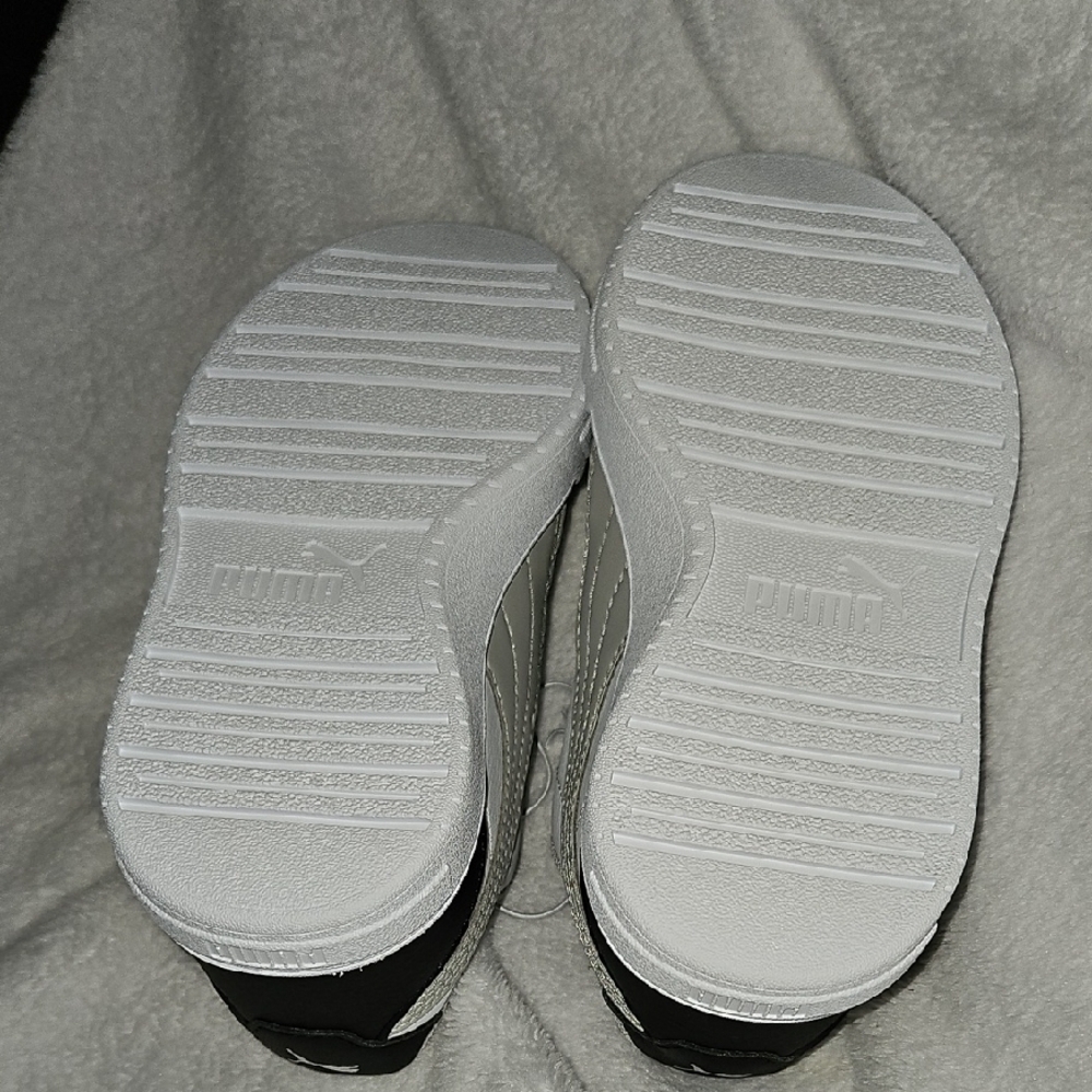 Puma Kids Black White Gray Court Sneakers Casual Sporty Low-Top Design Size 12 - Picture 10 of 10